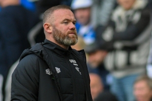 鲁尼：每次去安菲尔德都被冻惨了，不知道是不是他们故意弄的