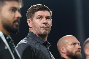 卫报：流浪者解雇主帅拉塞尔-马丁，可能请回杰拉德安抚球迷